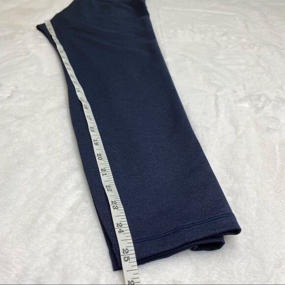 ❌LAST CHANCE Old Navy Dark Blue Elevate Leggings Size M/L - Picture 10 of 10